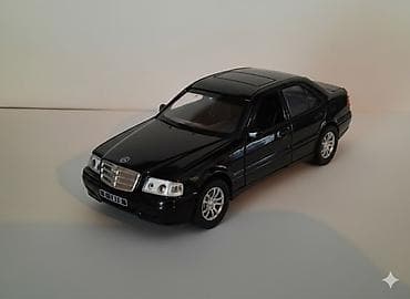 Miqyaslı model avtomobil – sedan tipli kolleksiya oyuncağı -