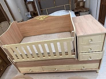 qaqa oğlan şəkilləri: Oğlan və qız üçün, Dördbucaq, Beşik, Matras ilə, Yellənmə mexanizmsiz — 2