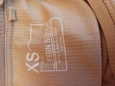 qisa etek: FSBN Sister qadın T‑şortu - Ölçü: XS (EU/US/CA) - Rəng: bej/şampan — 2