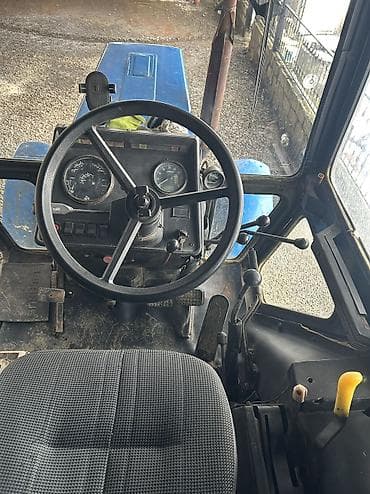 güzgü manitor: Traktor Belarus (MTZ) Mtz82, 2005 il, 82 at gücü, motor 8.2 l, İşlənmiş — 8