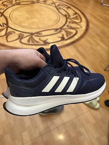 Мужская одежда: Satilir original adidas firmasinin krossovkalari 4-5 defe geyinilib — 4