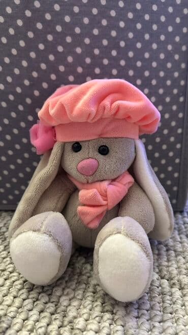 dovşan papaq: Müxtəlif qiymətlərə 5-15 azn arası yumşaq plyuş oyuncaqlar Təsvir: - — 5