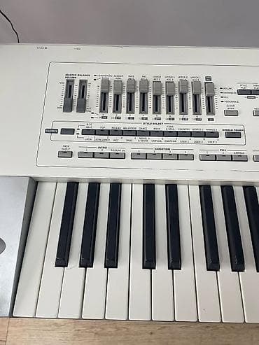 Sintezator, Korg — 8