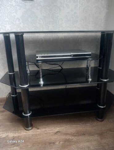 Təmir və tikinti: Künc Tv altlığı, Polkalı, Şüşəli — 1