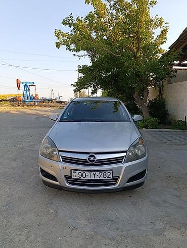 prius qapi: Opel Astra: 1.4 l | 2009 il 293000 km Hetçbek — 1