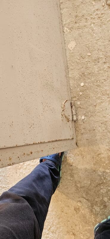 zal qapıları: Metal qapı – ağır və möhkəm konstruksiya - Material: tam metal — 3