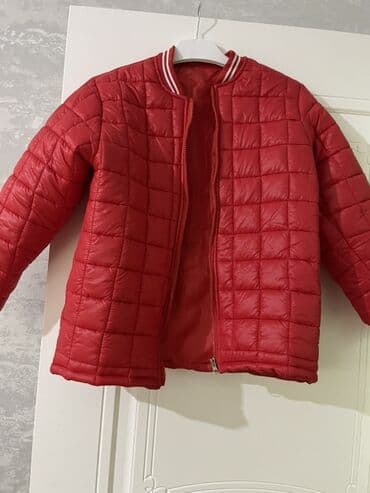 Üst geyimləri: Qırmızı rəngli uşaq/qız pufffer gödəkçə - Ölçü: 150 (etiketdə — 1