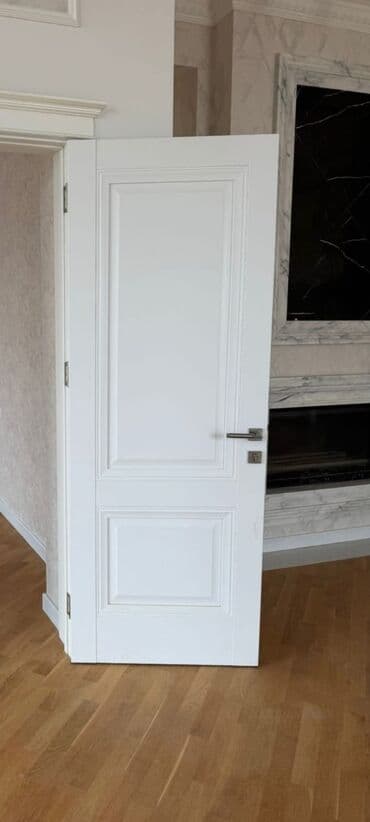 Qapi satilir 9 ededdi Olcu 90/220 Qiymeti 120 manata (bir ededi)