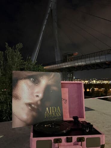 виниловый проигрыватель баку: Qrammafonlar Mehduddur!!! Çox gözəl Retro Qramafonlar və göz oxşuyan — 11