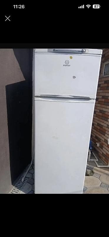 soydclar: Indesit soyuducu 200₼. İşlək vəziyyətdədir. Ünvan Xalqlar — 1