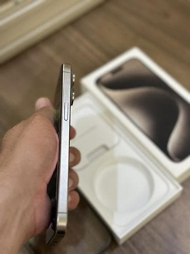 iphone dubay barter: IPhone 15 Pro, Space Gray, Face ID — 5