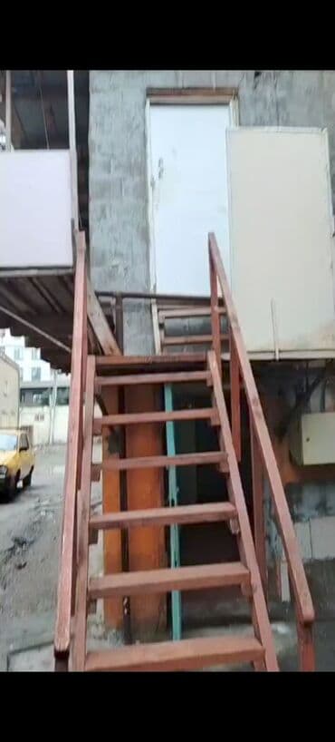 Mənzillər: Kirayə üçün kiçik otaq - Xarici pilləkənlə 2-ci mərtəbəyə çıxış - — 1