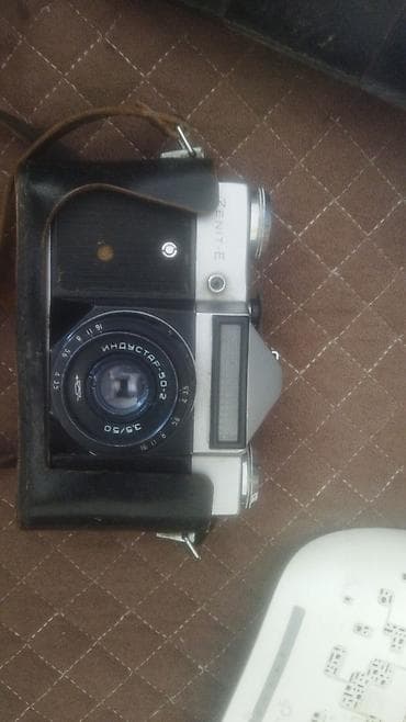 zenit e: Zenit-E kinoaparat - 35 mm plyonka üçün mexaniki SLR fotoaparat - — 1
