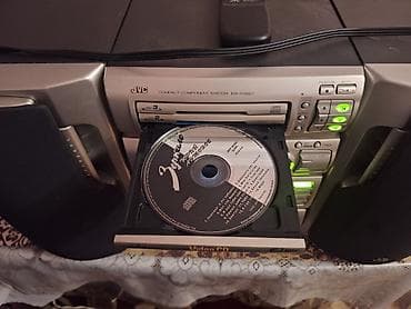 Audio: JVC mini Hi-Fi musiqi mərkəzi + 2 akustik sütun Xüsusiyyətlər: - JVC — 4