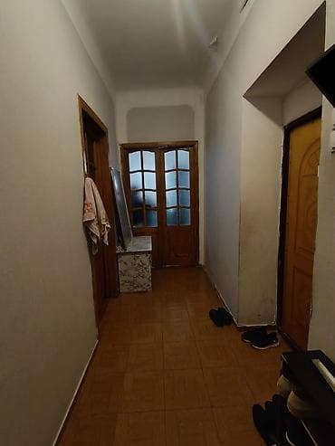 qarayev 3 otaqli evler: 3 kv 4/1 yerdən hundur 2 otaq Stalinka art. Balkon sade ev 85.000 azn — 9