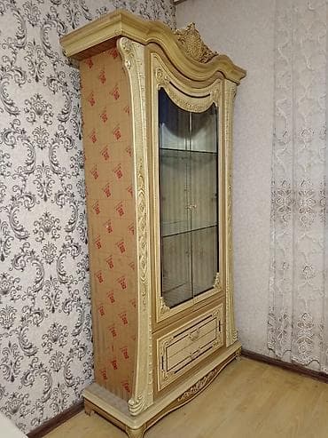 Şüşəli dolab vitrini, İşlənmiş, Ünvandan götürmə