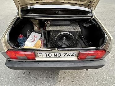 renault dacia logan: Tofaş Şahin sedan - Korpus: 4 qapılı sedan, bej rəng, qara ön-arka — 6