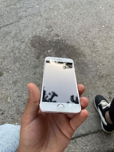 IPhone 7, 128 GB, Rose Gold, Barmaq izi