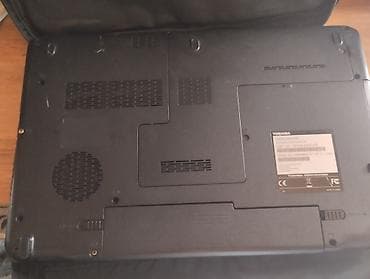mini notebook computer: Toshiba noutbuk Xüsusiyyətlər: - Marka/model: Toshiba (korpusda loqo) — 3