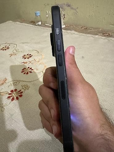18 pro: IPhone 16 Pro, 128 GB, Barmaq izi, Face ID — 5