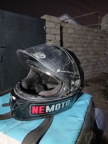 NEVİ brendli motocikl dəbilqəsi – tam üzlü (full-face) model