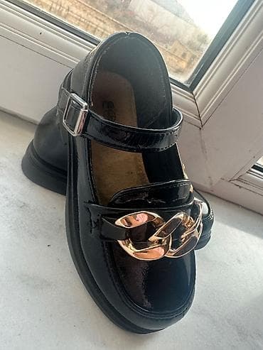 usag oyuncagi: 26 Razmer bahalı ayaqqabı.yeni kimidi.Satılır 20 azn — 2