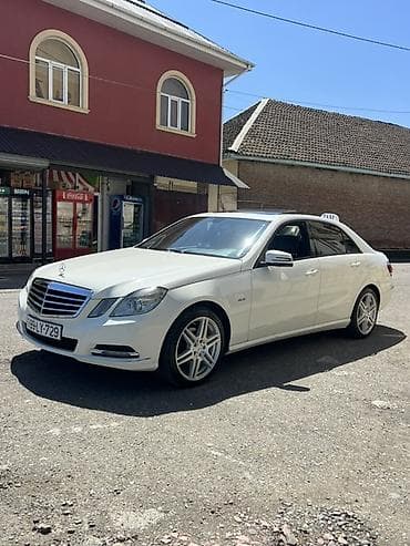mercedes pompa: Mercedes-Benz E-Class: 2.1 l | 2010 il Sedan — 6