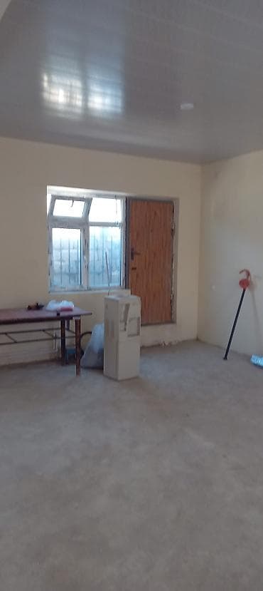 binədə: Satılır: Obyekt/binа Xüsusiyyətlər: - Bir mərtəbəli, uzun fasadlı — 4