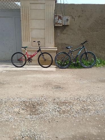 BMX velosipedlər: İki ədəd velosiped satılır. 1) Şəhər/BMX üslublu velosiped - Rəng — 2