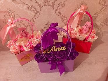 Hədiyyəlik dekorativ güllü səbət kompozisiyaları - Dizayn