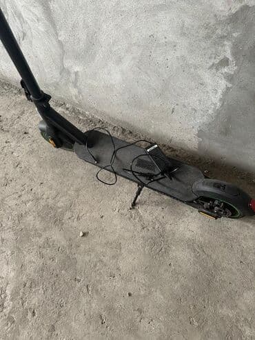 yeni zeng mahnilari: Elektrik skuter - Şəhər içi rahat və çevik hərəkət üçün kompakt — 2