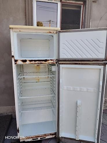 İki kameralı soyuducu, üst hissədə dondurucu bölmə, aşağıda geniş lalafo.az -da İki kameralı soyuducu, üst hissədə dondurucu bölmə, aşağıda geniş