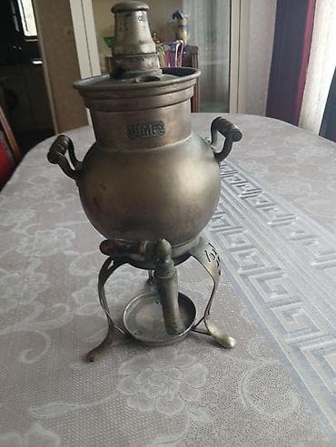 turk samavarı: Antik samovar – metal gövdəli, iki tərəfli taxta saplı, üçayaqlı — 1