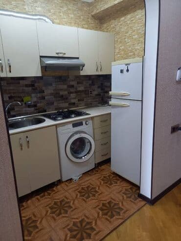 azadliqda kiraye evler 2023: Yasamal rayonu,Dadaş Bünyadzade küçəsi,Vital klinikasının yanı.12 — 5