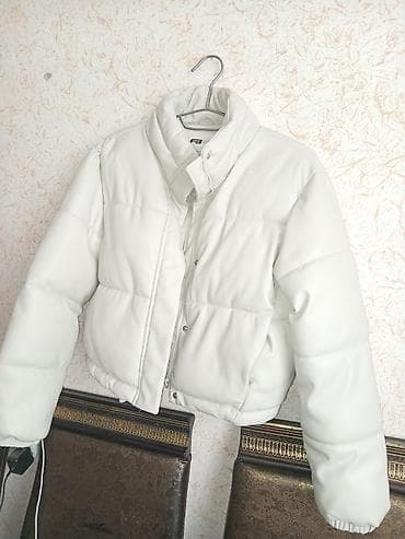 Ağ rəngli qısa şişmə qadın gödəkçəsi - Brend: FB Sisiter - Model