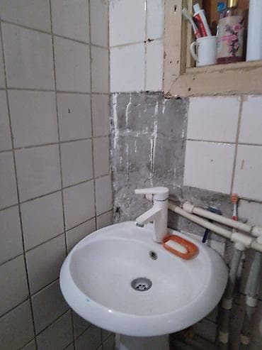 ismayilli ev kiraye: Hovsanda Togrul marketin ustunde 2otaqli ev satilir.Qiymetde — 3