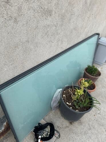 Mat şüşə panel – 2 ədəd - Rəng: açıq yaşıl-boz tonlu mat (satin) səth — 1