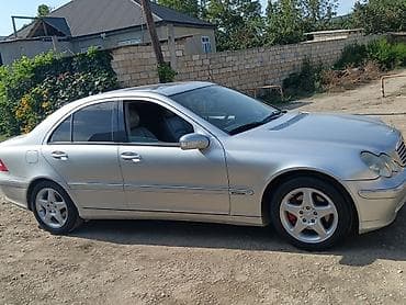 nomre altligi: Mercedes-Benz C‑Class (W203), gümüşü rəng. - Kuzov: sedan, klassik — 7