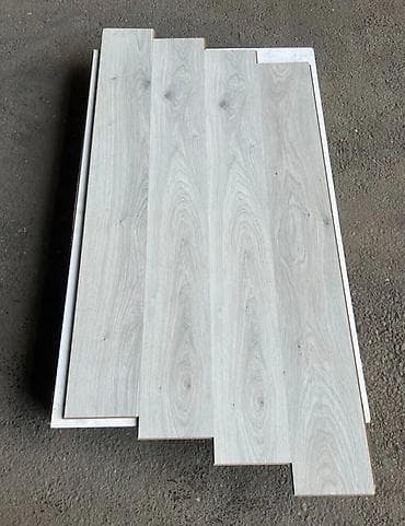 palid: Açıq boz palıd naxışlı laminat döşəmə panelləri - Material: laminat — 1