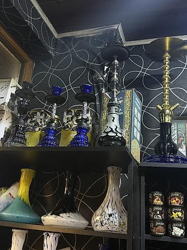 bas: Mini qəlyan - Rəng: Kobalt mavi şüşə gövdə, qızılı və qara detallarla — 3