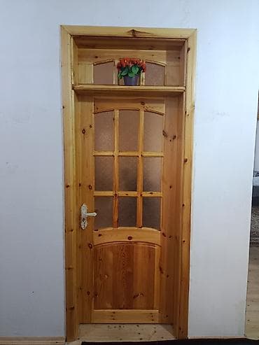 Taxta interyer qapısı - Material: təbii ağac - Üst hissədə işıqötürən