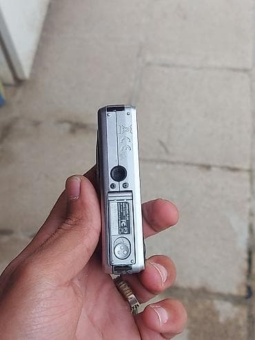 Samsung PL50 kompakt fotoaparat Ustaya gostermek lazimdir - 10.2 MP — 2
