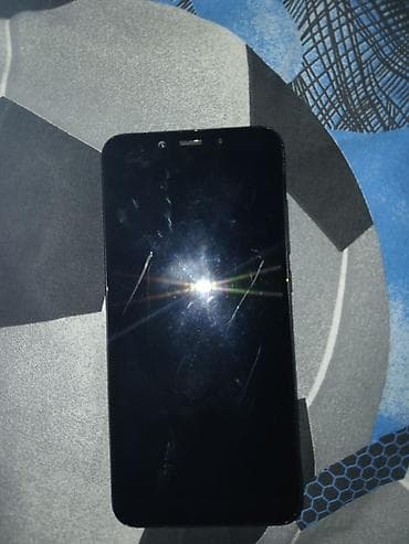 Smartfon - Ekran: təxminən 5.5–6.0 düym tam ekran ön panel, ön