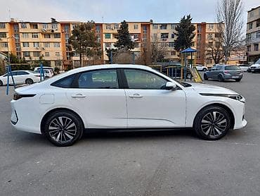 Aksesuarlar və tüninq: Model: Omoda A05 (sedan) Rəng: ağ Yanacaq sistemi: hibrid (benzin + — 5