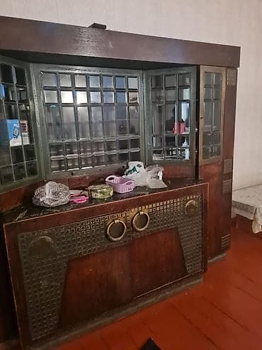 Antik bufet və vitrin dəsti - Material: bərk ağac (tünd rəngli) — 2