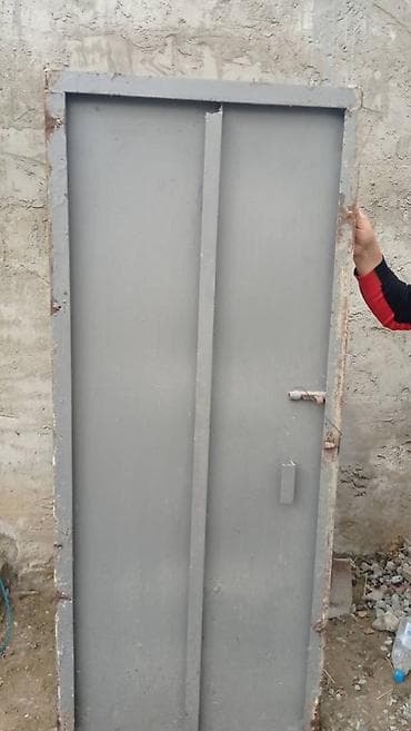 qapi ustu: Yaxşı vəziyyətdə ela bərk qapılar 2 ədəddir.olcu.80in 190a — 2