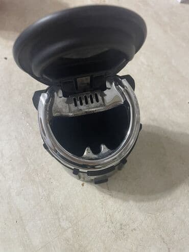 Avtomobil üçün külqabı - Qapaqlı, dairəvi dizayn: qapaq külün