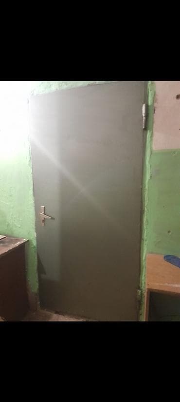 hokmeli ev satilir: Kirayə verilən 1 otaqlı yaşayış sahəsi - Geniş, hündür tavanlı otaq; — 4