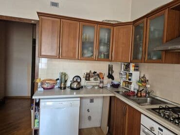 işlenmiş metbex mebeli gence: Salam, mətbəx mebeli TƏCİLİ satılır, qaz plitəsi və asperator üstündə — 2