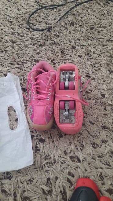 uşaqlar üçün tekerli krosovkalar: Rolik.kanki. ayaqqabnını üzərindən geyinilir .ölçüsü razmerə uyğun — 6